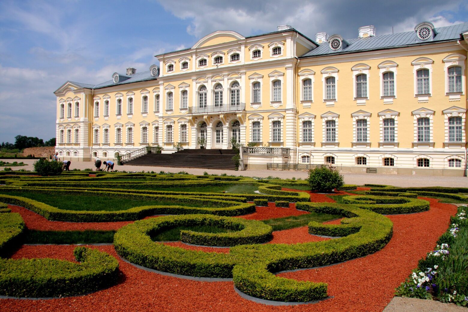 Rundale-palace-and-garden-tour