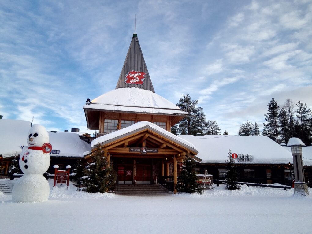 Christmas in Lapland - Dos and Don'ts - MonMon Travel