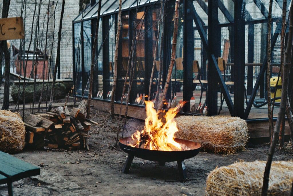 Botik, Pohjala tehas, bonfire