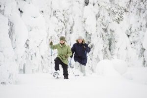 Lapland-winter-adventure-Snowshoeing